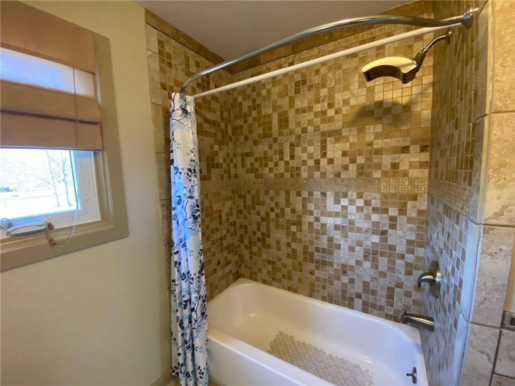 5184 Ridge Parkway Erie, PA 16510 - Photo 11 of 25 Gallery Image 11