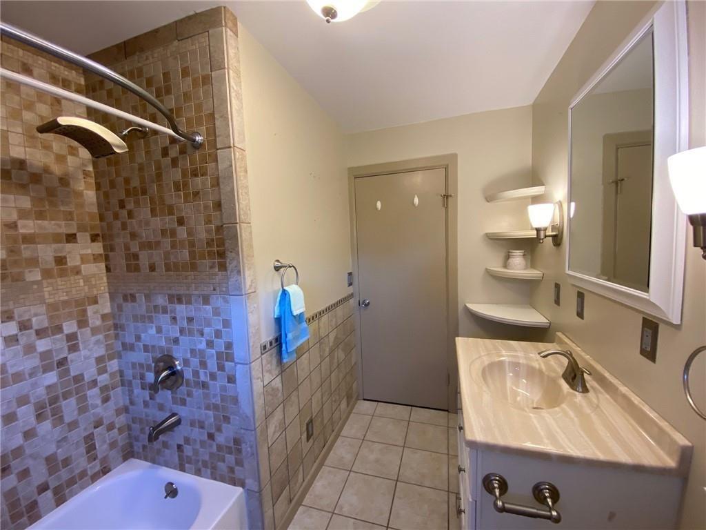 5184 Ridge Parkway Erie, PA 16510 - Photo 10 of 25 Gallery Image 10