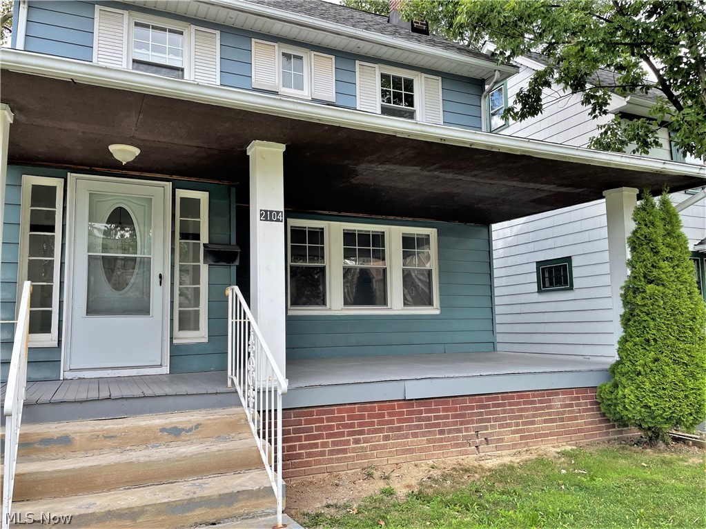 2104 Rossmoor Road Cleveland Heights, OH 44118 - Photo 5 of 35 Front Porch for hours of relaxation.