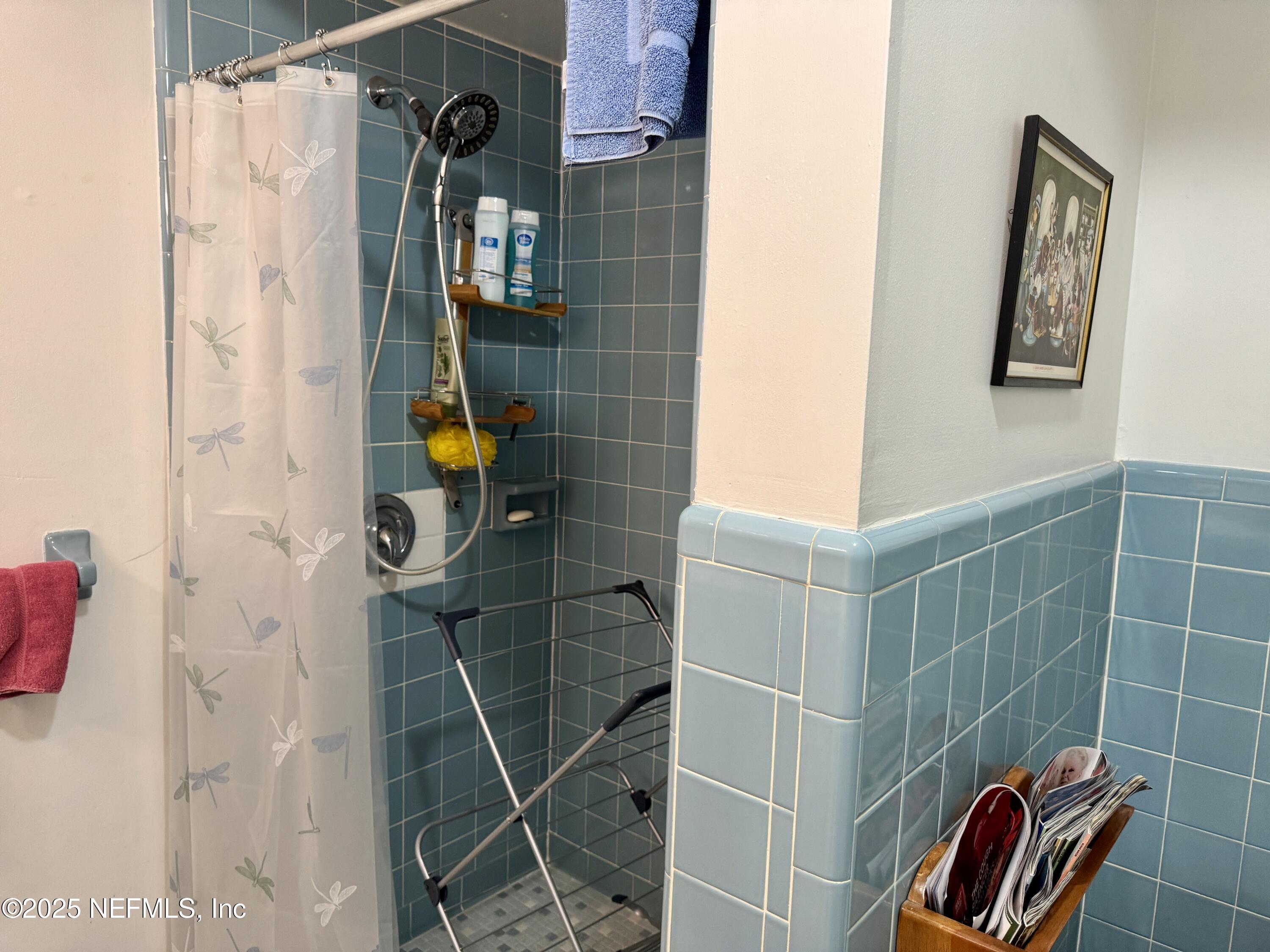 116 Francis Street Interlachen, FL 32148 - Photo 29 of 45 a bathroom with a shower