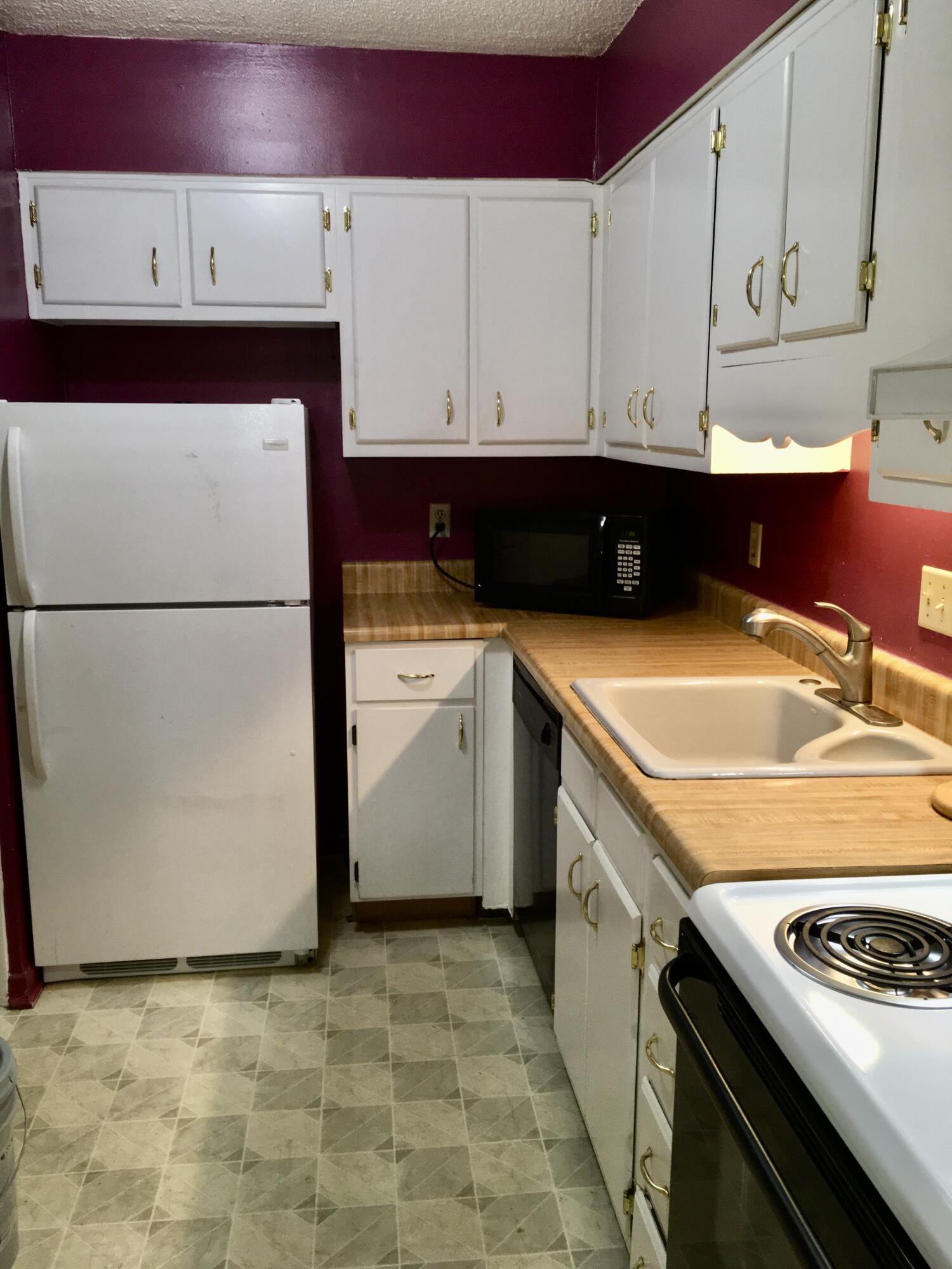 1017 Stevens Creek Road, Unit J 198 Augusta, GA 30907 - Photo 4 of 21 Kitchen