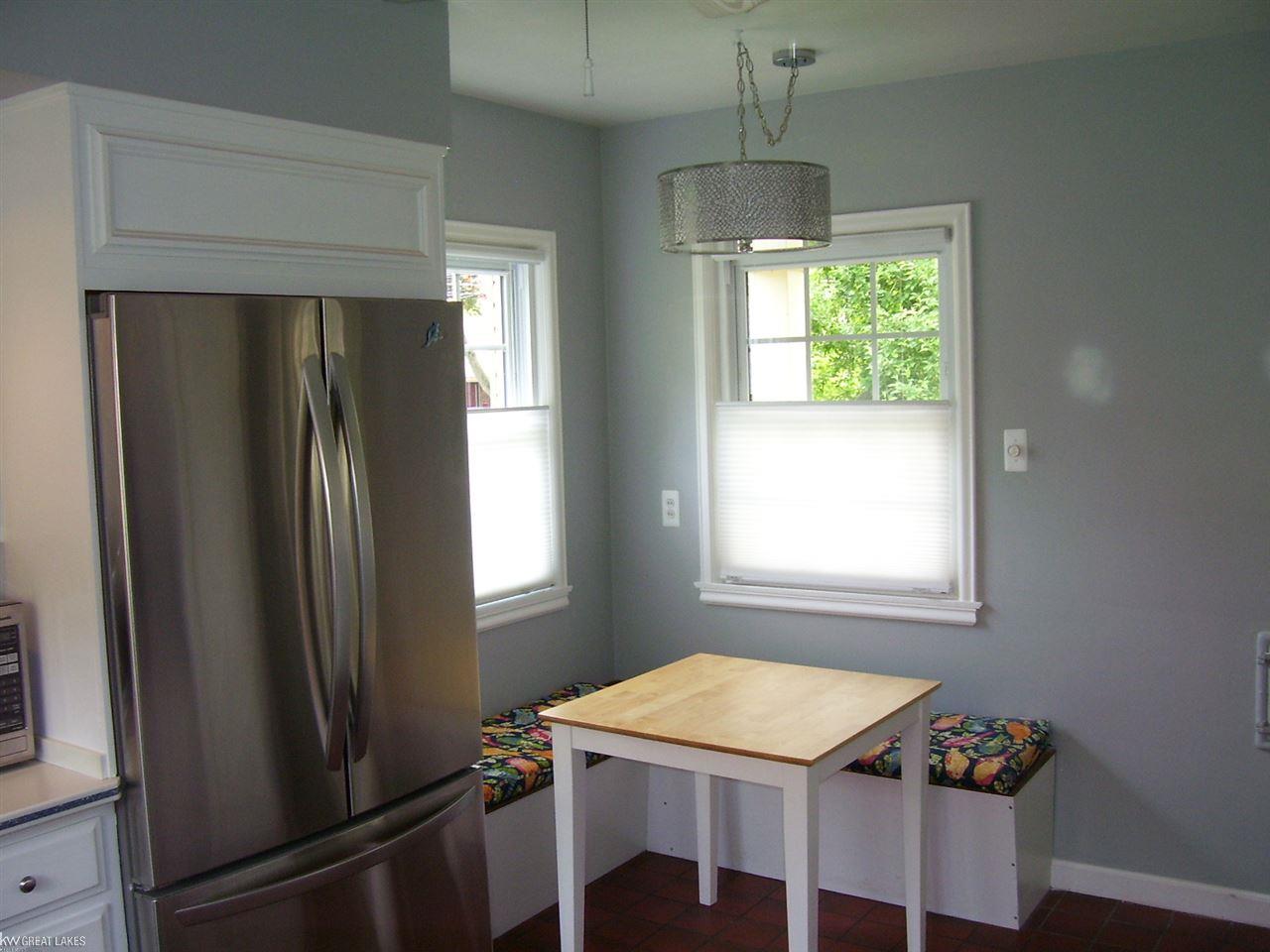 680 Hampton Road Grosse Pointe Woods, MI 48236 - Photo 5 of 44