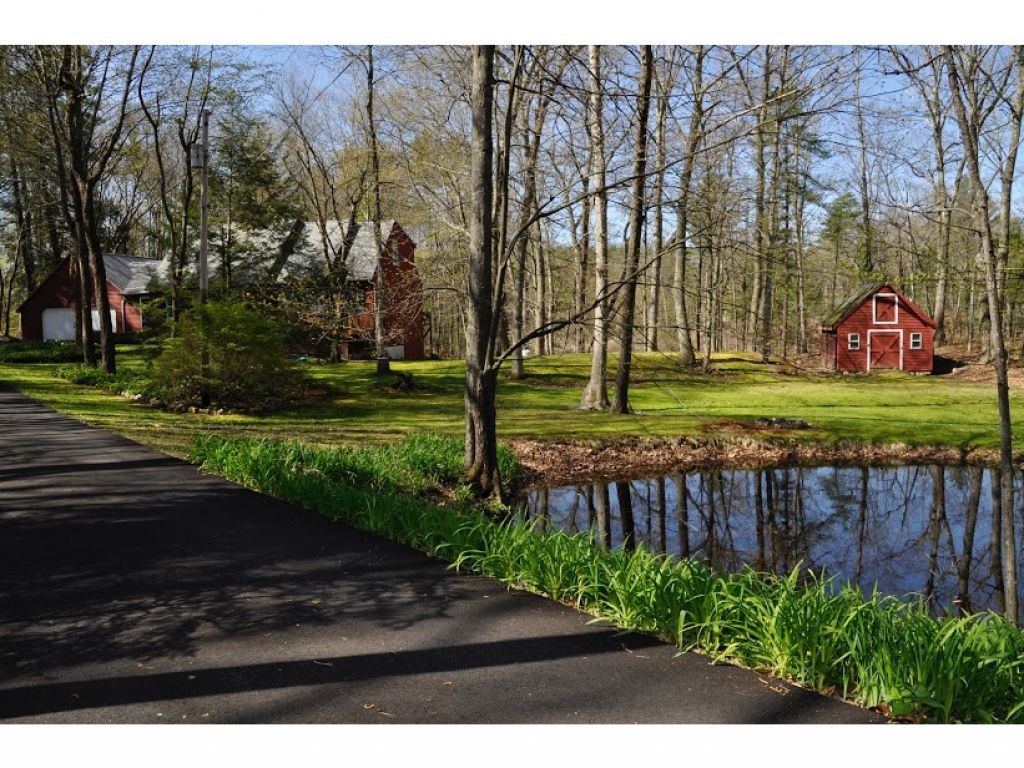 15 York Road Hampstead, NH 03841 - Photo 1 of 25 Gallery Image 1