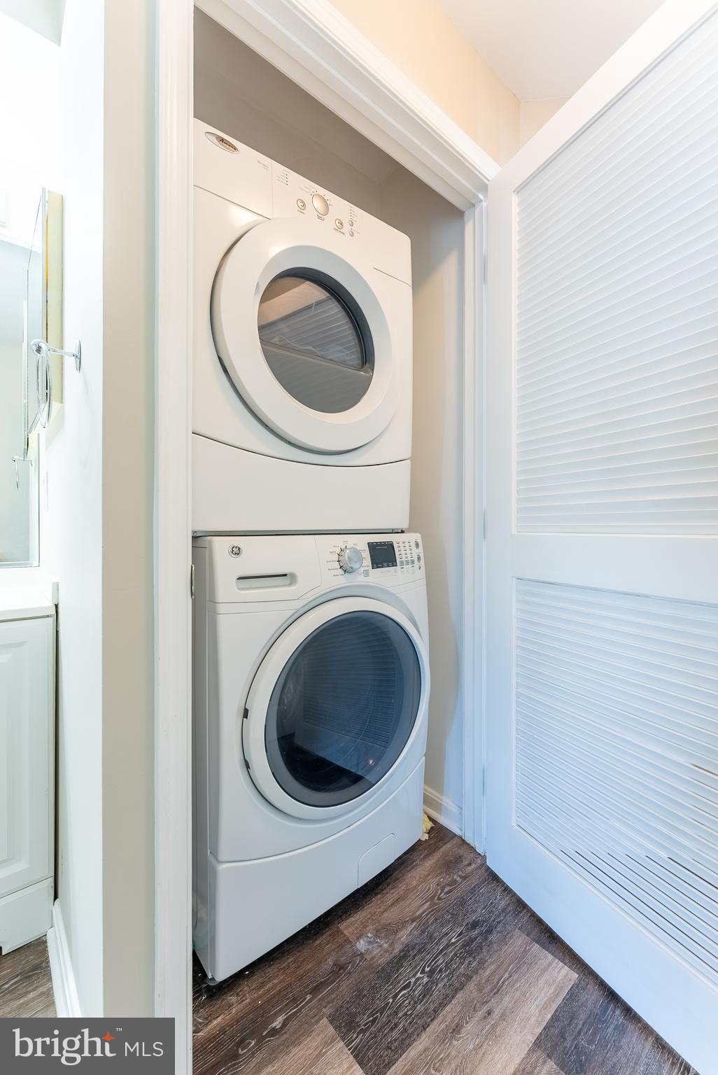 645 Constellation Square Southeast, Unit L Leesburg, VA 20175 - Photo 17 of 44 a utility room with dryer and washer