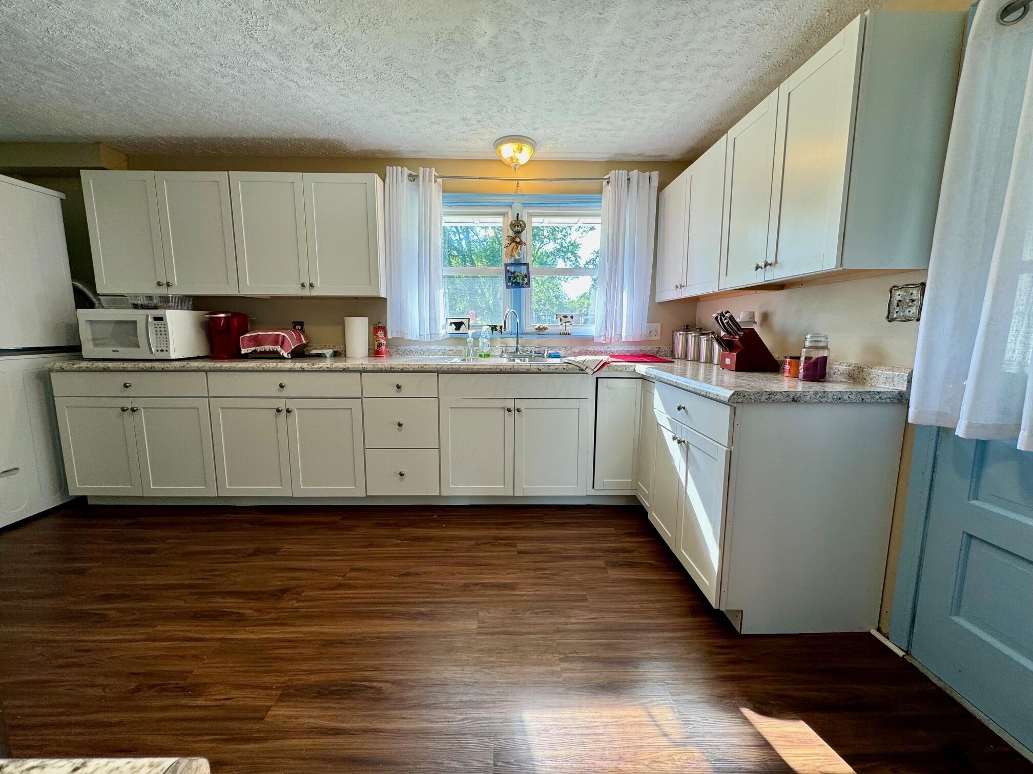 1901 South Bird Road Springfield, OH 45505 - Photo 9 of 39 33