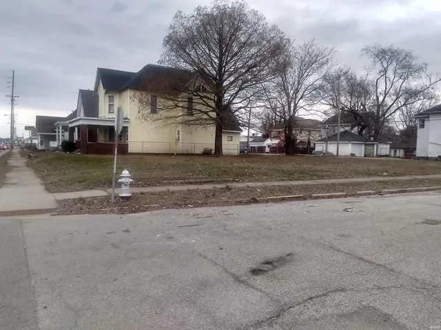 $58,900 | 801 North 6th Street, Vincennes, IN 47591
