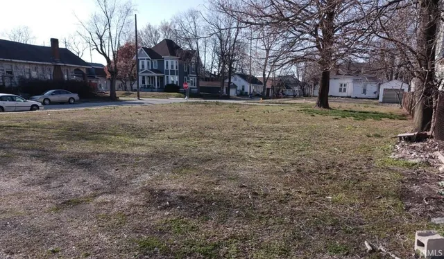 $58,900 | 801 North 6th Street, Vincennes, IN 47591