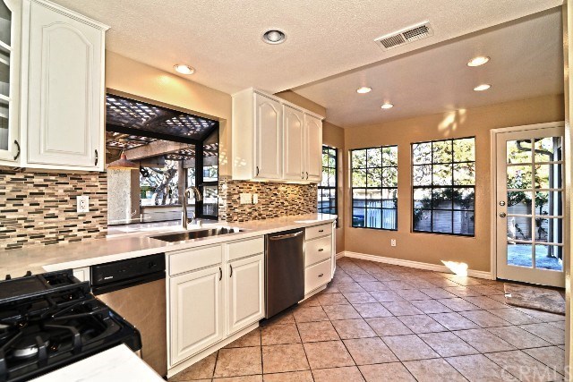 7 Firestone, Unit 8 Irvine, CA 92614 - Photo 3 of 13