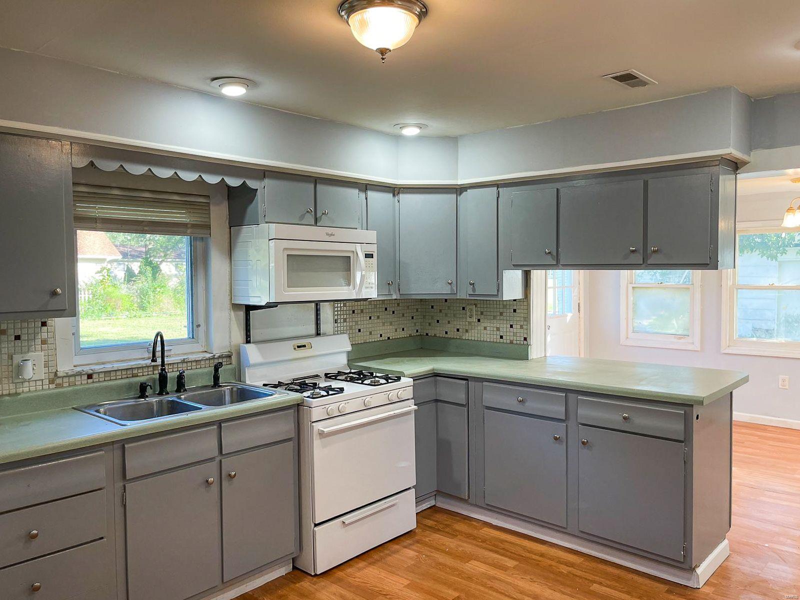122 Spangle Road West Livingston, IL 62058 - Photo 5 of 16