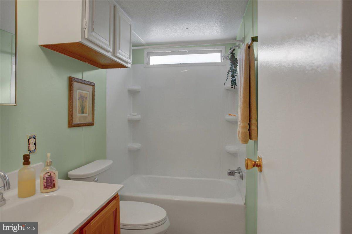 15673 North Young Road, Unit 22 Greencastle, PA 17225 - Photo 15 of 26 Bathroom #1