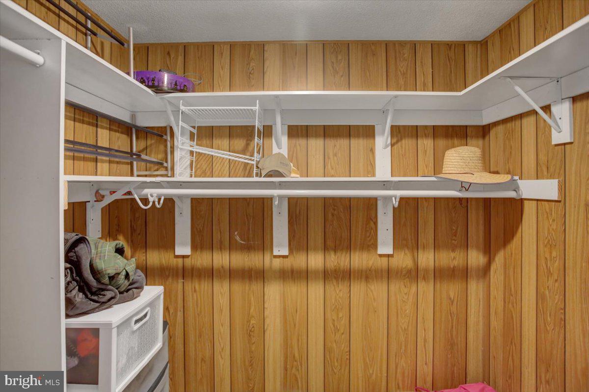 15673 North Young Road, Unit 22 Greencastle, PA 17225 - Photo 19 of 26 Walk in closet