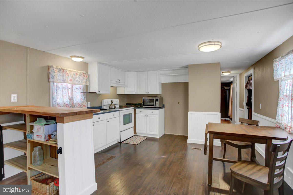 15673 North Young Road, Unit 22 Greencastle, PA 17225 - Photo 6 of 26 Kitchen/Dinning Room
