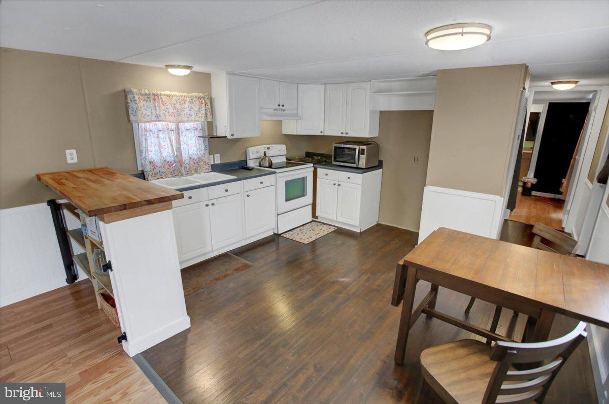 15673 North Young Road, Unit 22 Greencastle, PA 17225 - Photo 7 of 26 Kitchen/Dinning Room