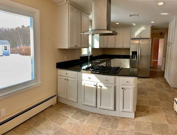 19 Roland Street Holyoke, MA 01040 - Photo 11 of 38 Gallery Image 11