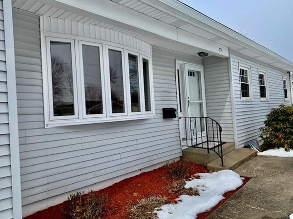 19 Roland Street Holyoke, MA 01040 - Photo 2 of 38 Gallery Image 2