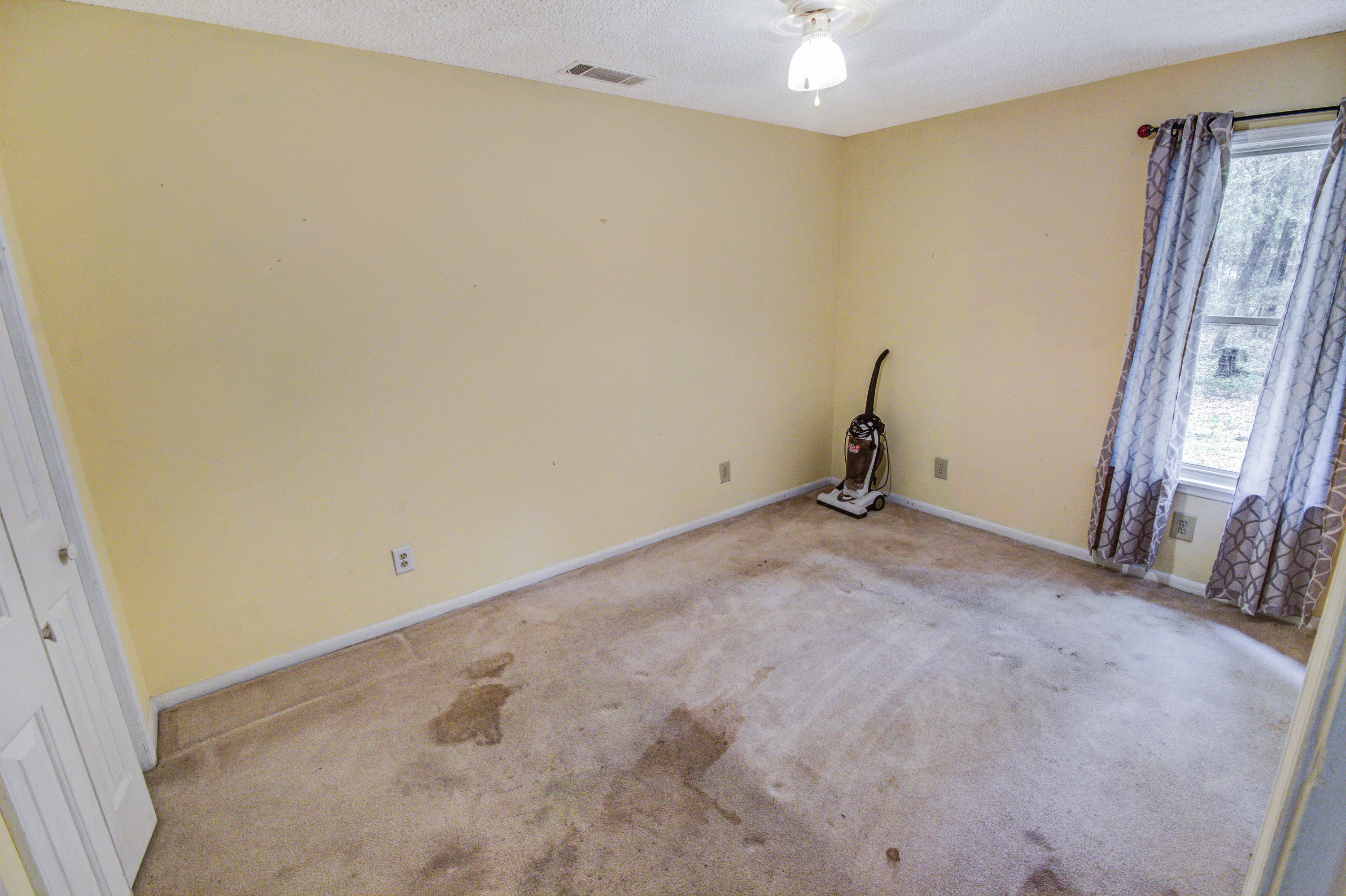 3073 Princess Pond Road Summerton, SC 29148 - Photo 17 of 24 Secondary Bedroom