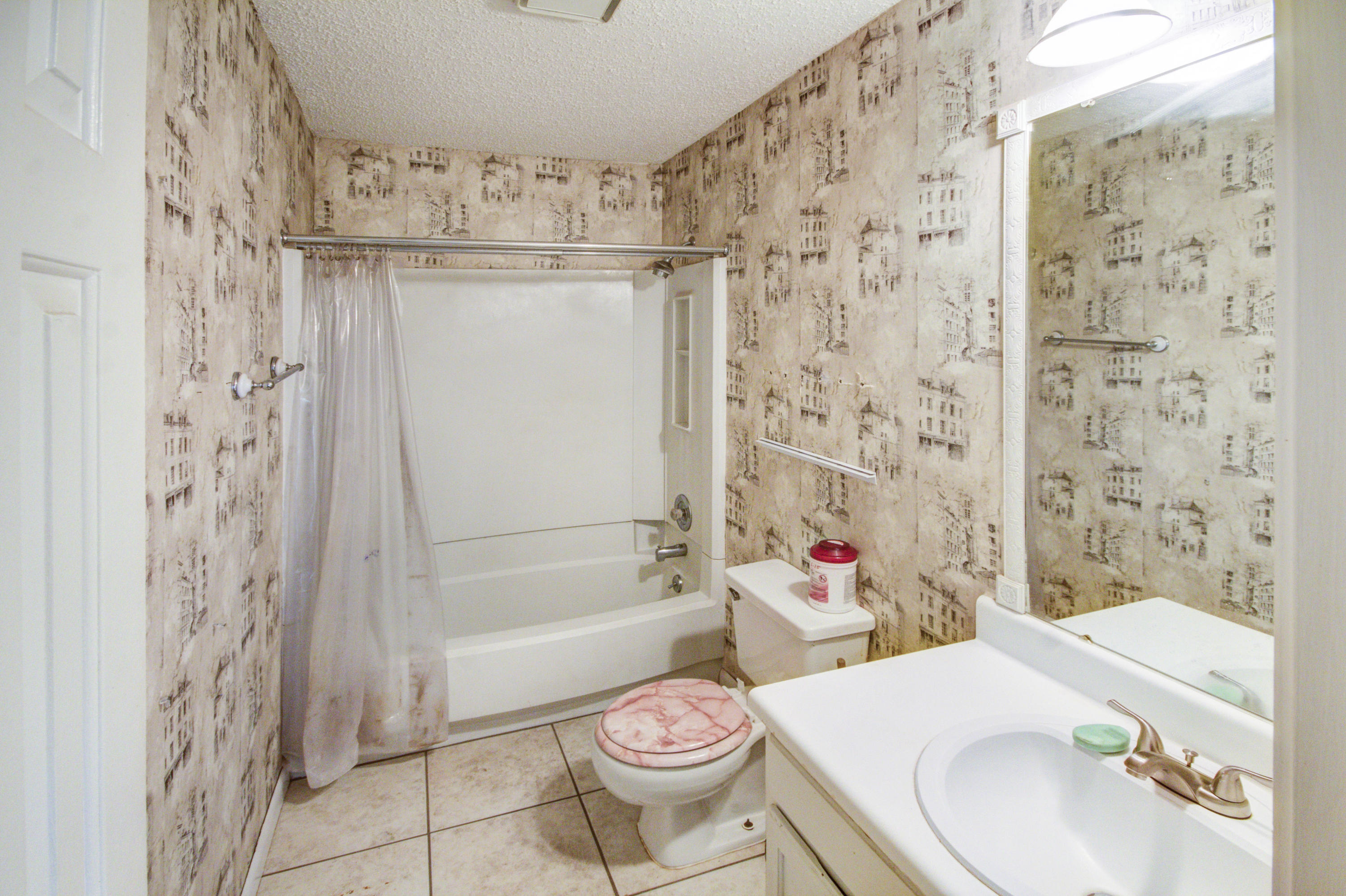 3073 Princess Pond Road Summerton, SC 29148 - Photo 18 of 24 Secondary Bathroom