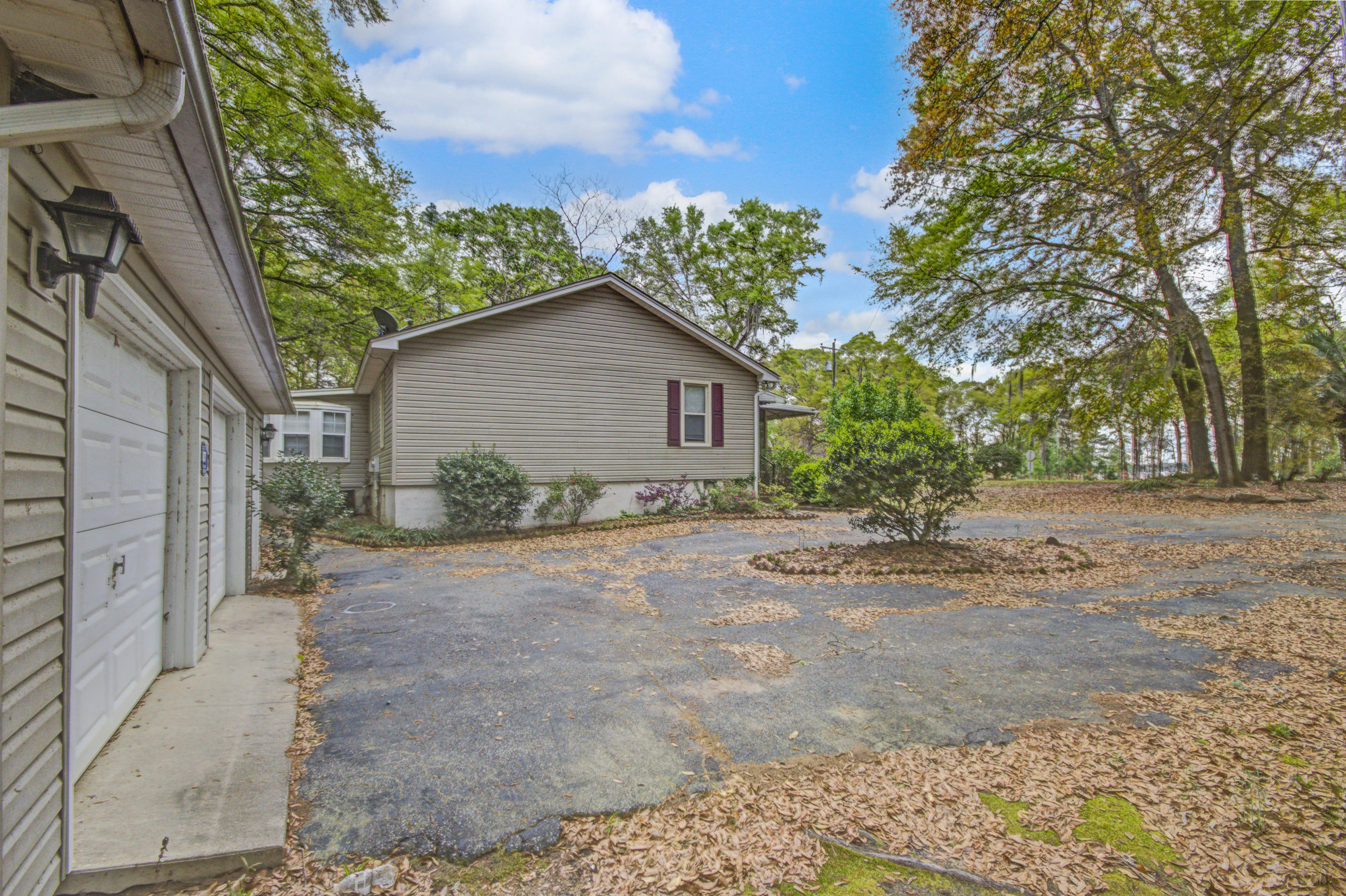 3073 Princess Pond Road Summerton, SC 29148 - Photo 21 of 24 Tons of Parking