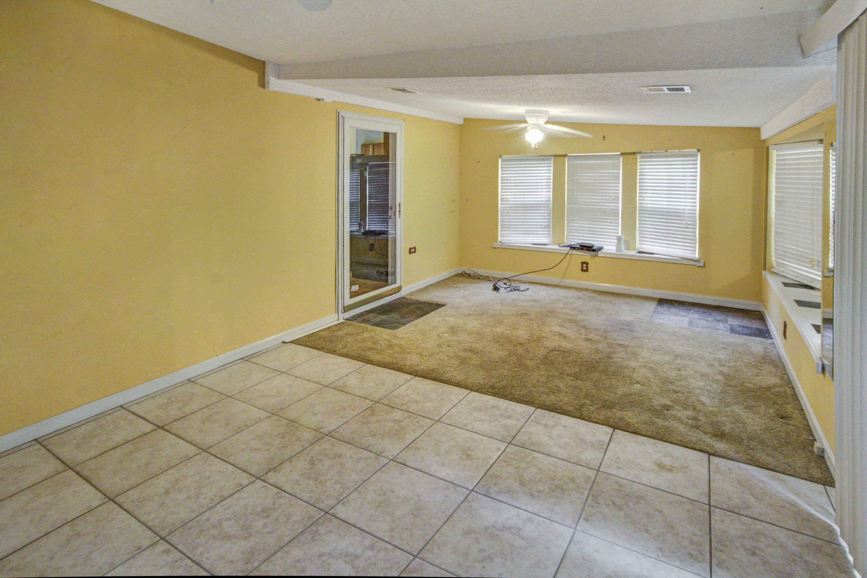 3073 Princess Pond Road Summerton, SC 29148 - Photo 8 of 24 Sunroom