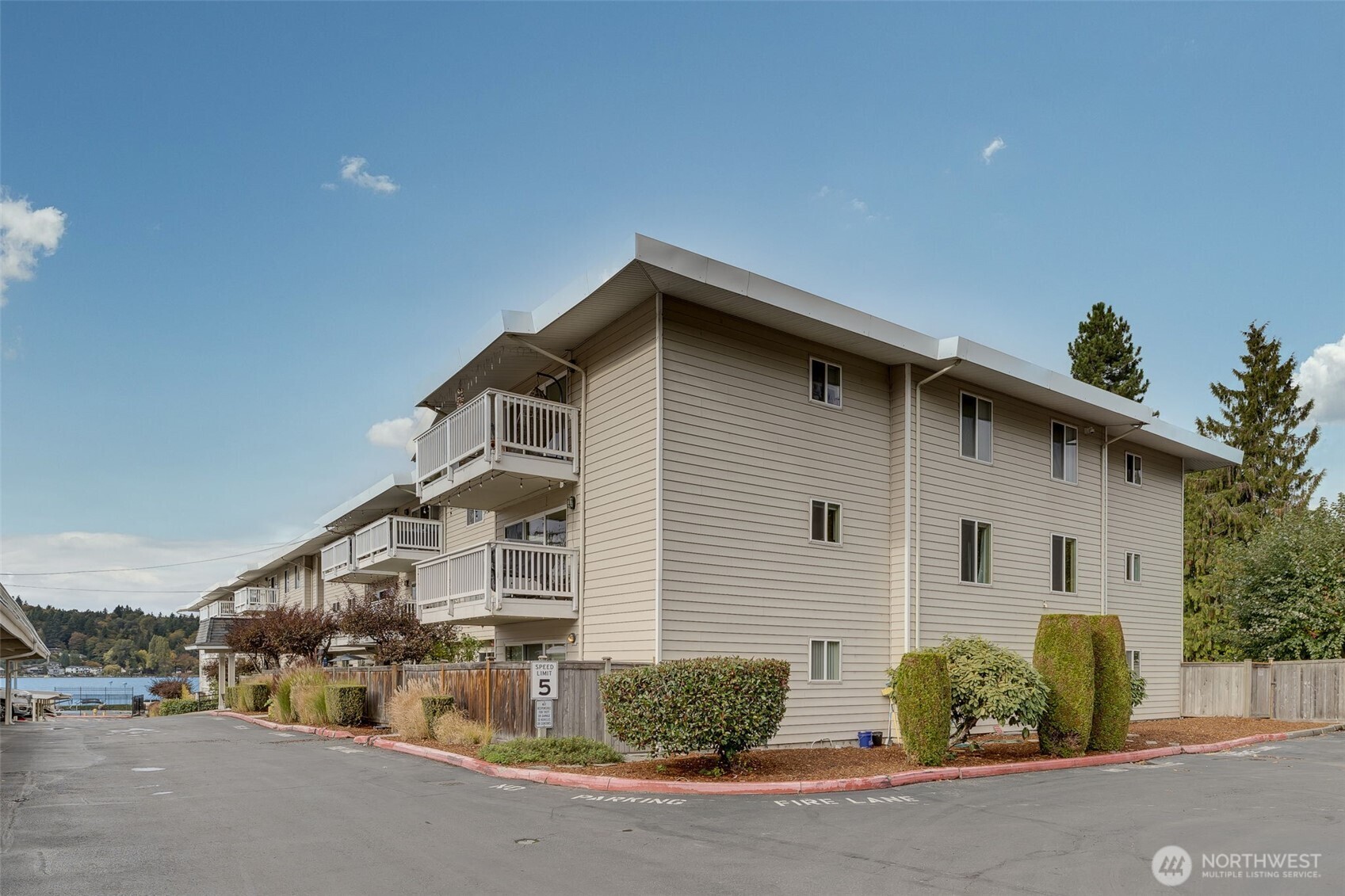 5021 Ripley Lane North, Unit 212 Renton, WA 98056 - Photo 25 of 34