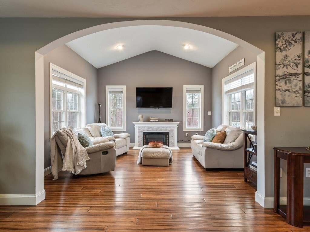 32 Jennings Road Charlton, MA 01507 - Photo 6 of 42