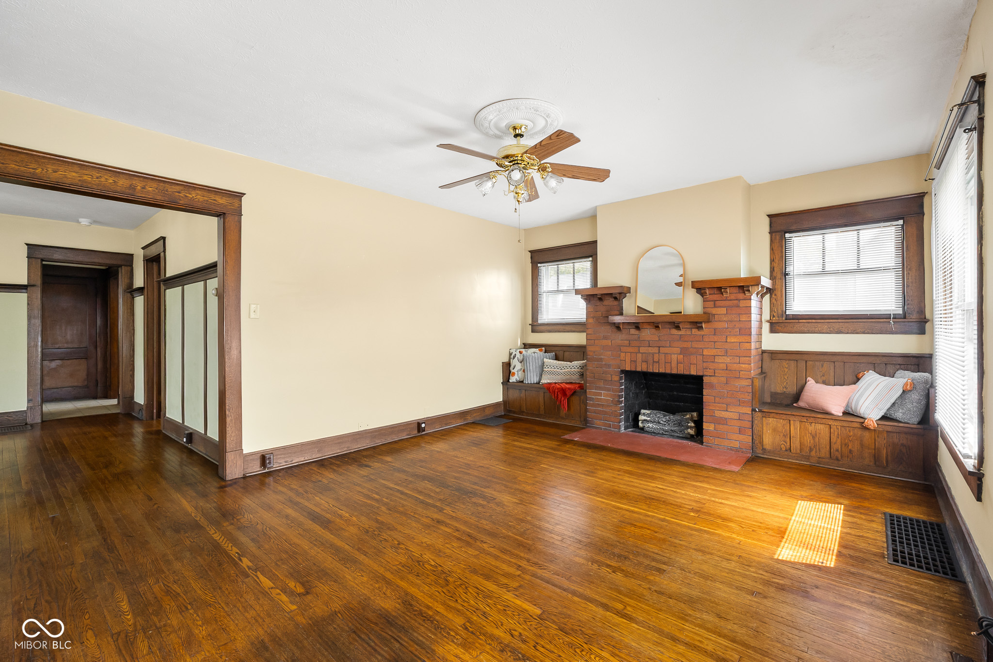 1010 16th Street Columbus, IN 47201 - Photo 3 of 35