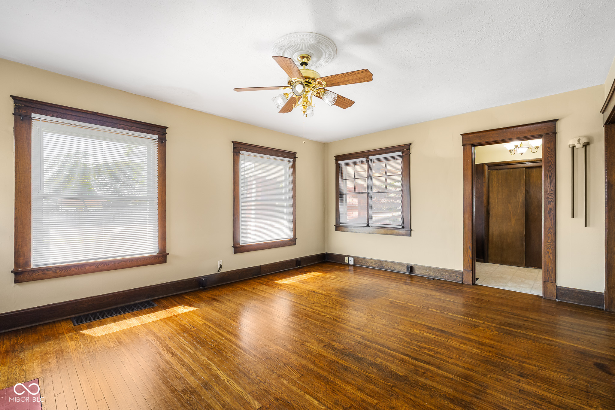 1010 16th Street Columbus, IN 47201 - Photo 10 of 35