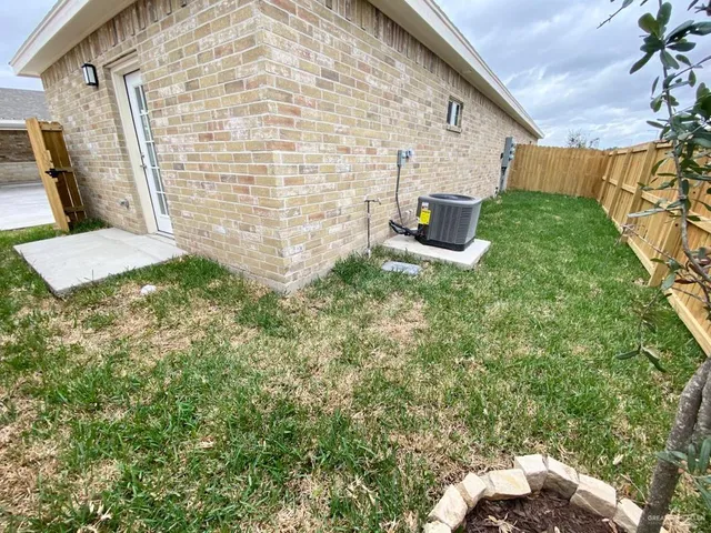 $875 | 5601 Nightingale Avenue, Unit 2, McAllen, TX 78504