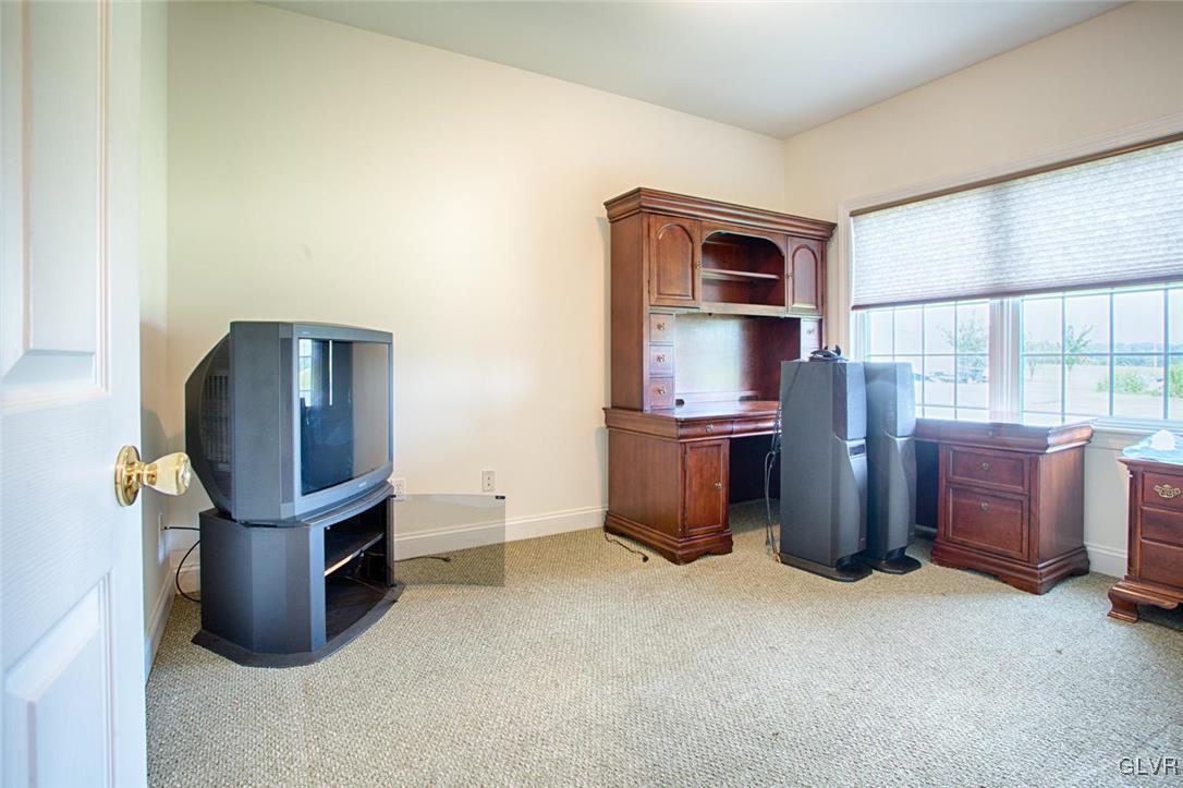 258 Young Road Nazareth, PA 18064 - Photo 13 of 31 Gallery Image 13