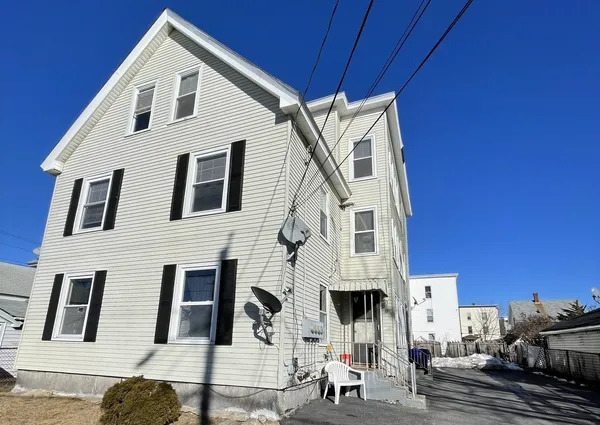 $1,825 | 12 Cumberland Street, Unit 3, Manchester, NH 03102