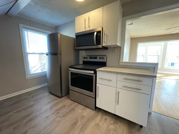 $1,825 | 12 Cumberland Street, Unit 3, Manchester, NH 03102