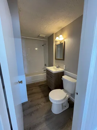 $1,825 | 12 Cumberland Street, Unit 3, Manchester, NH 03102