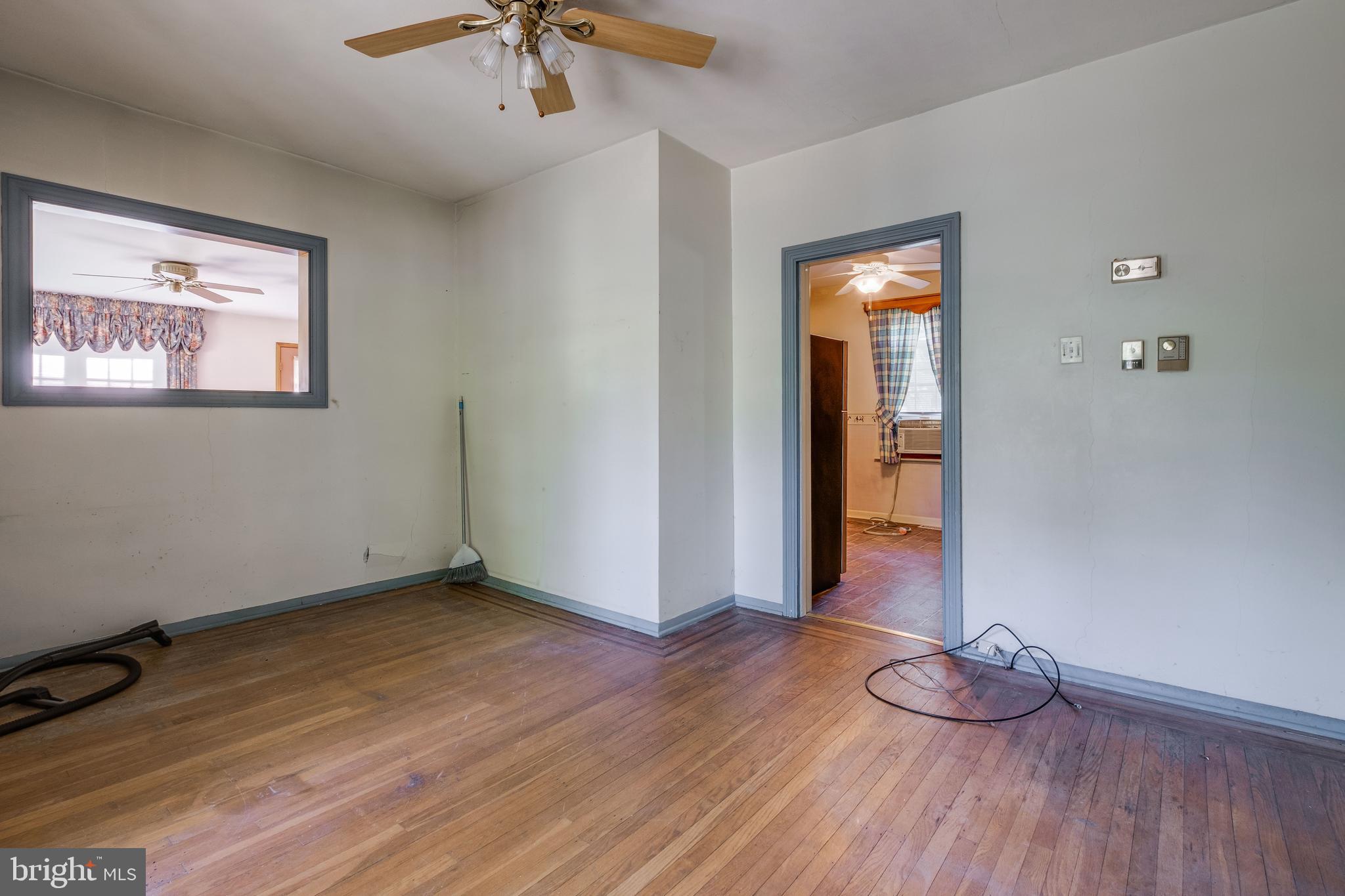 114 Berlin Road South Lindenwold, NJ 08021 - Photo 21 of 42 Side door Foyer