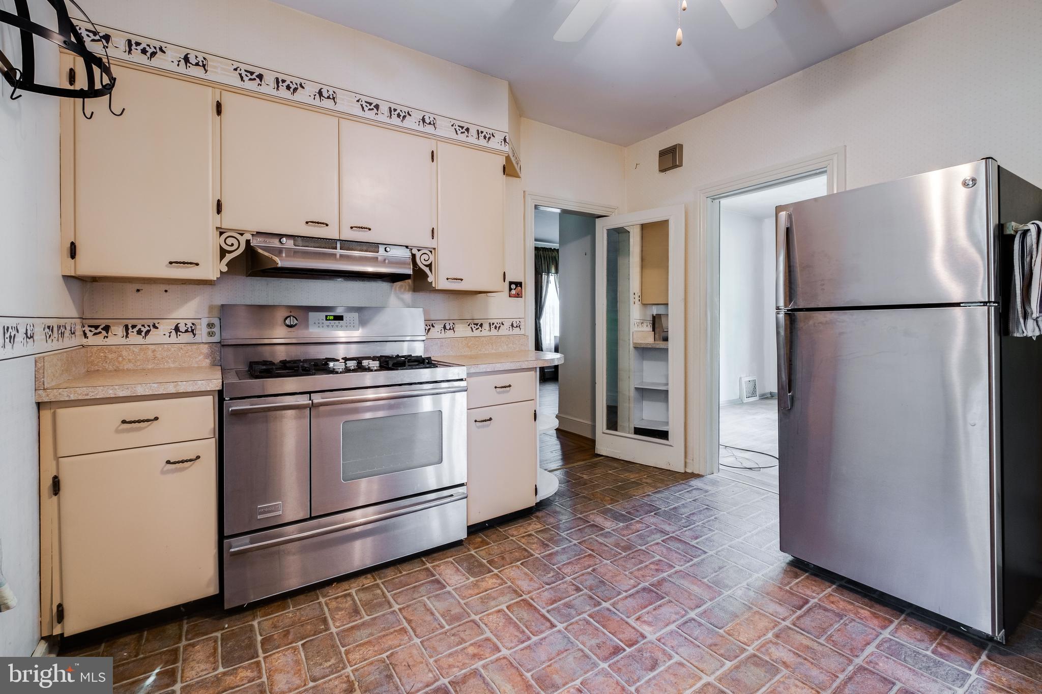 114 Berlin Road South Lindenwold, NJ 08021 - Photo 9 of 42 Kitchen