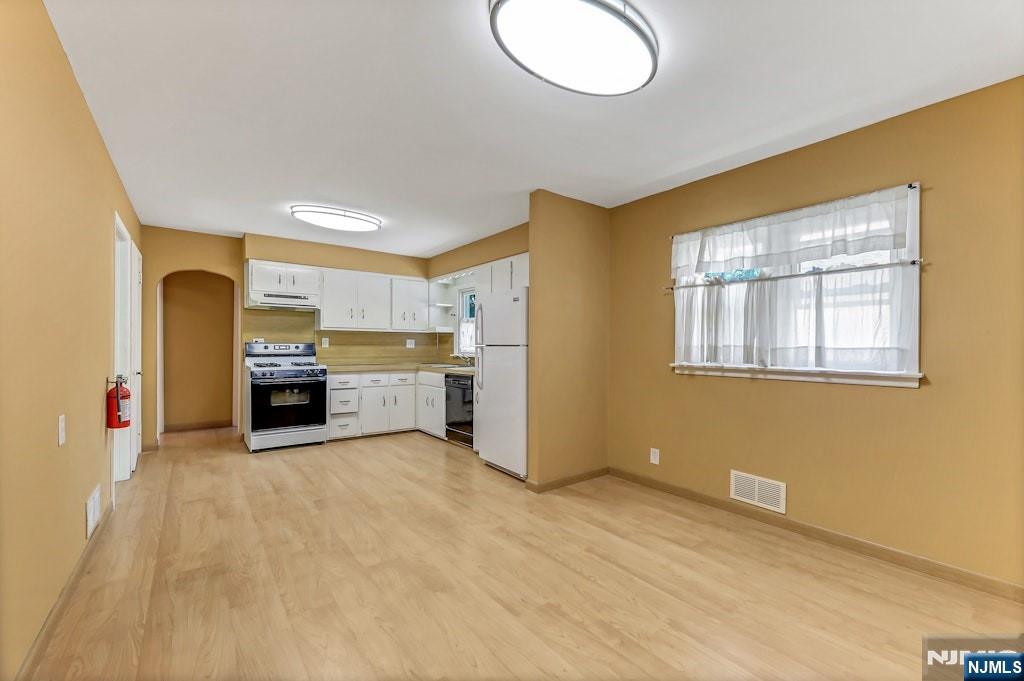 36 Benton Road Paramus, NJ 07652 - Photo 10 of 27