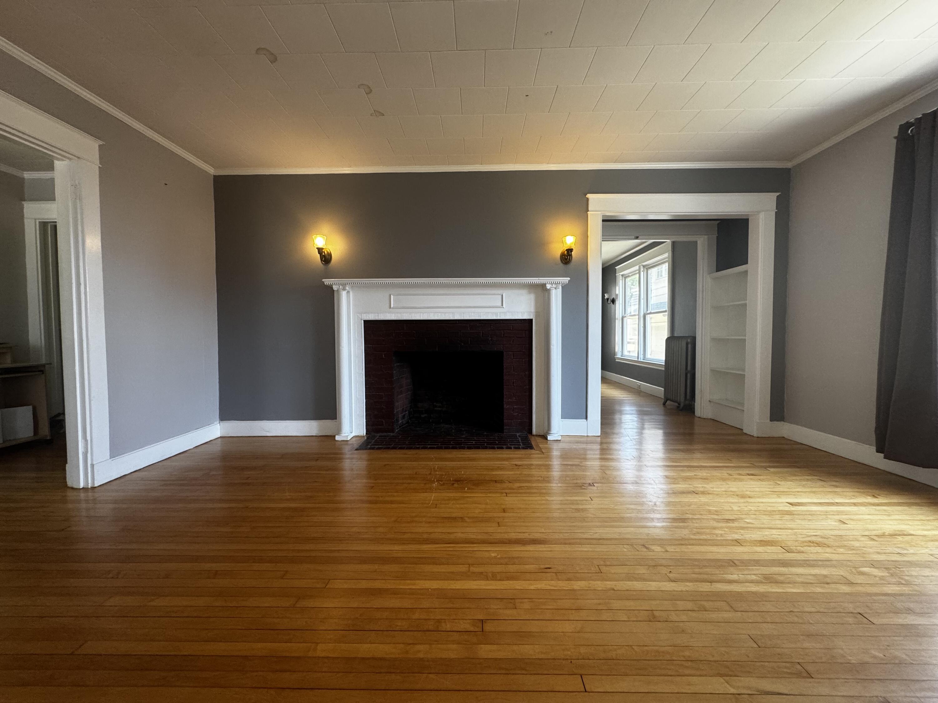 215 French Street Bangor, ME 04401 - Photo 7 of 28 Livingroom