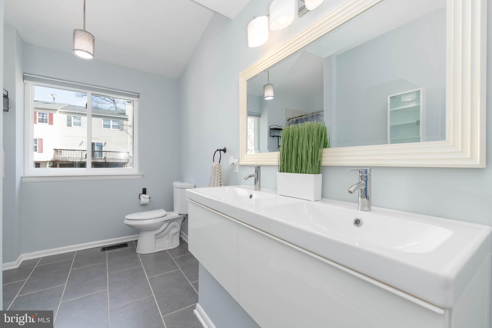 10 Millwheel Court Baltimore, MD 21236 - Photo 28 of 52 Upper Primary Bath