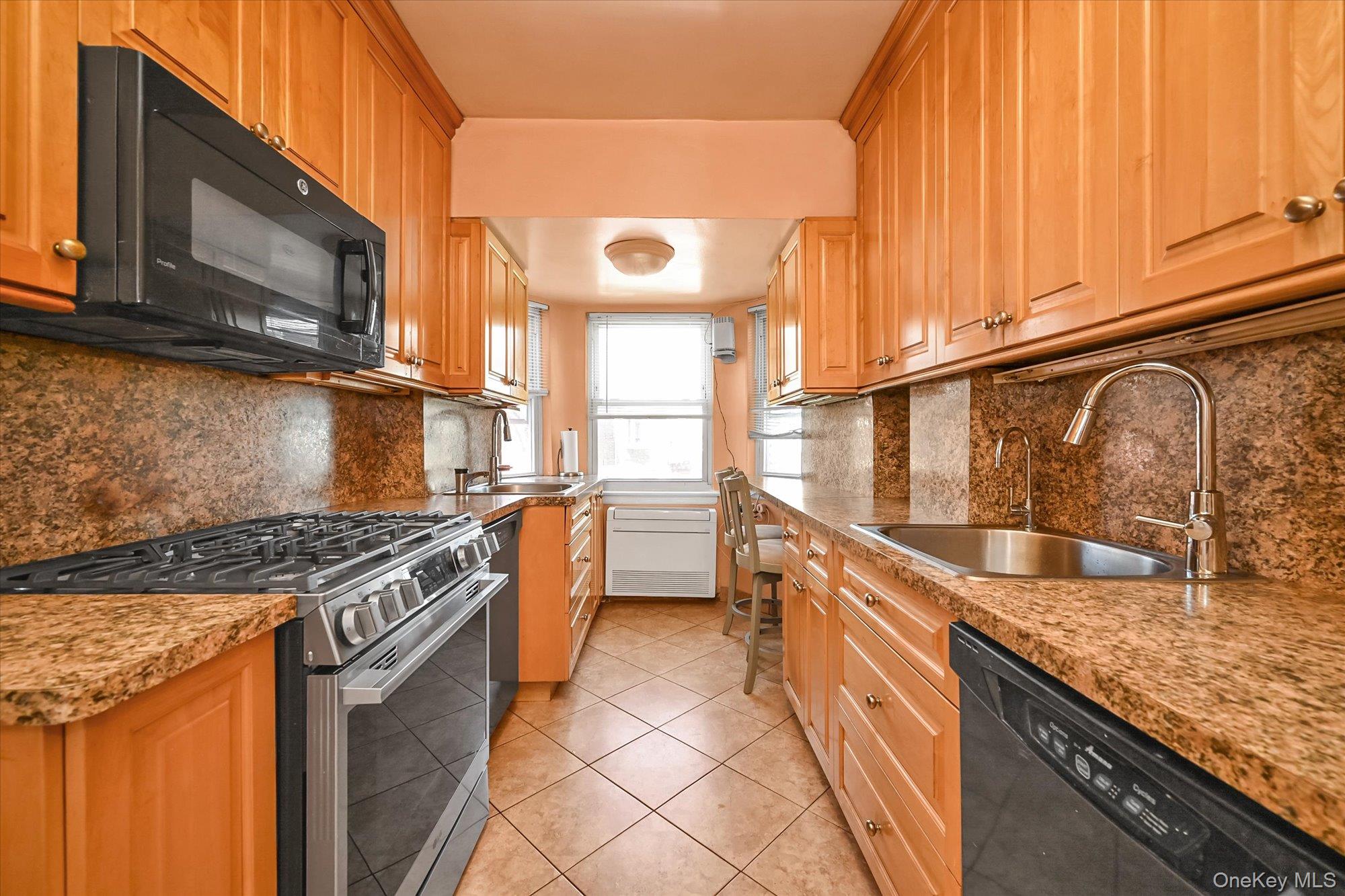 136-43 71st Road Queens, NY 11367 - Photo 6 of 9