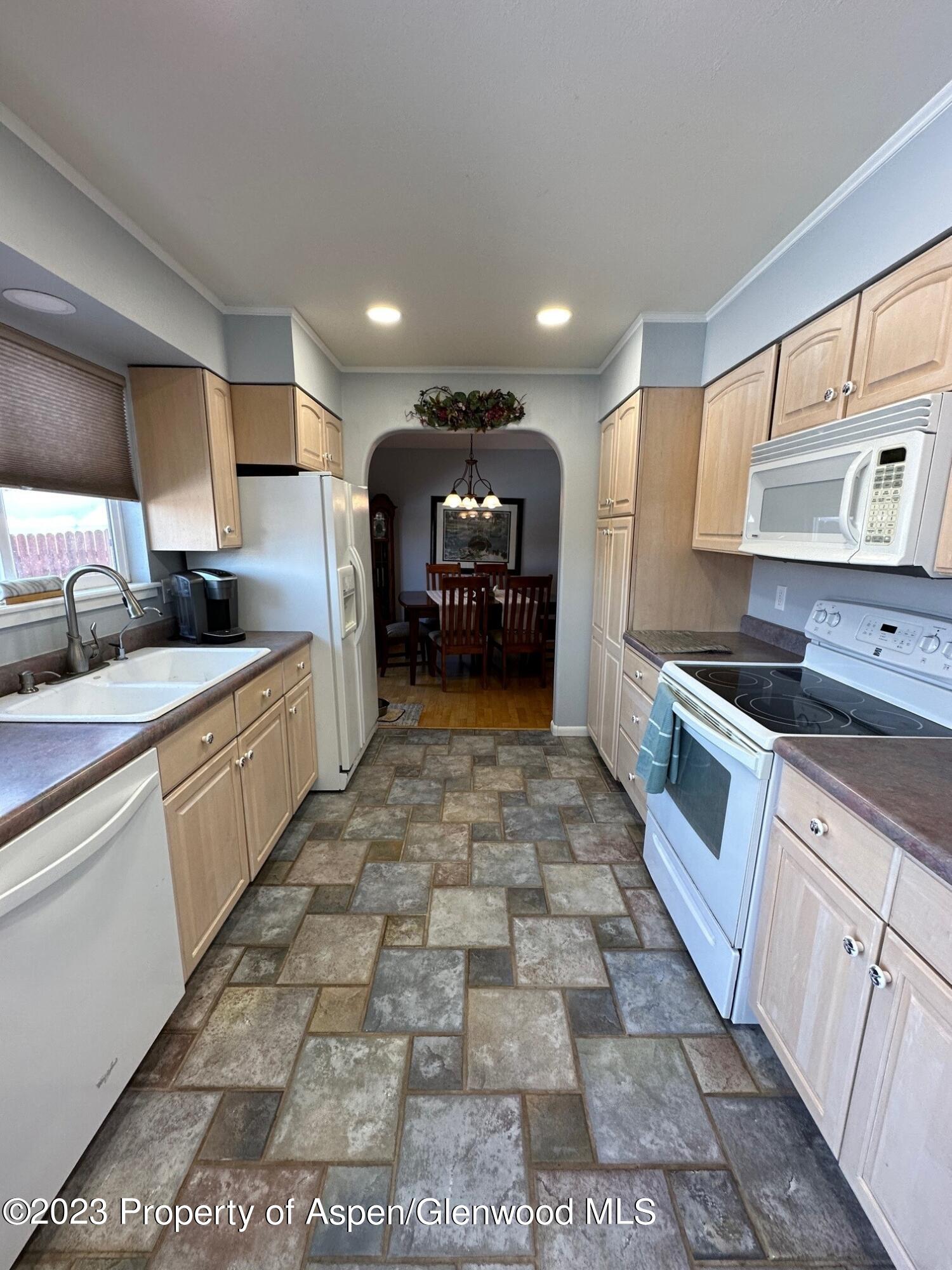 426 Will Avenue Rifle, CO 81650 - Photo 8 of 27 Kitchen1