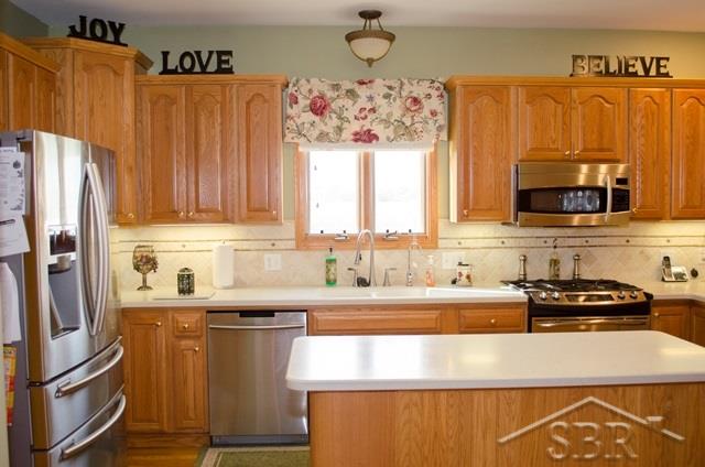 4387 North Graham Road Freeland, MI 48623 - Photo 5 of 33 31292126-4.JPG