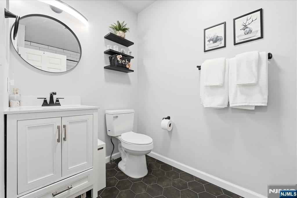 242 The Promenade, Unit 242 Edgewater, NJ 07020 - Photo 20 of 49