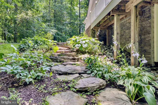 $999,900 | 5257 Ferry Branch Lane, Lothian, MD 20711