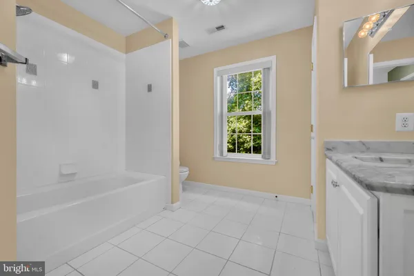 $950,000 | 5257 Ferry Branch Lane, Lothian, MD 20711