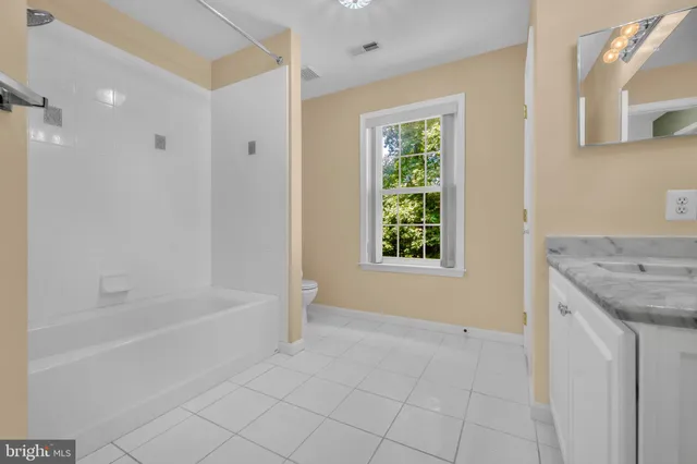 $999,900 | 5257 Ferry Branch Lane, Lothian, MD 20711