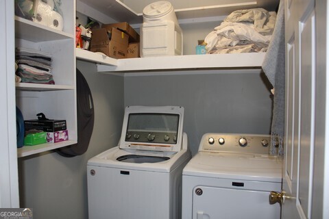 302 James Place Macon, GA 31220 - Photo 6 of 9 a utility room with dryer and washer
