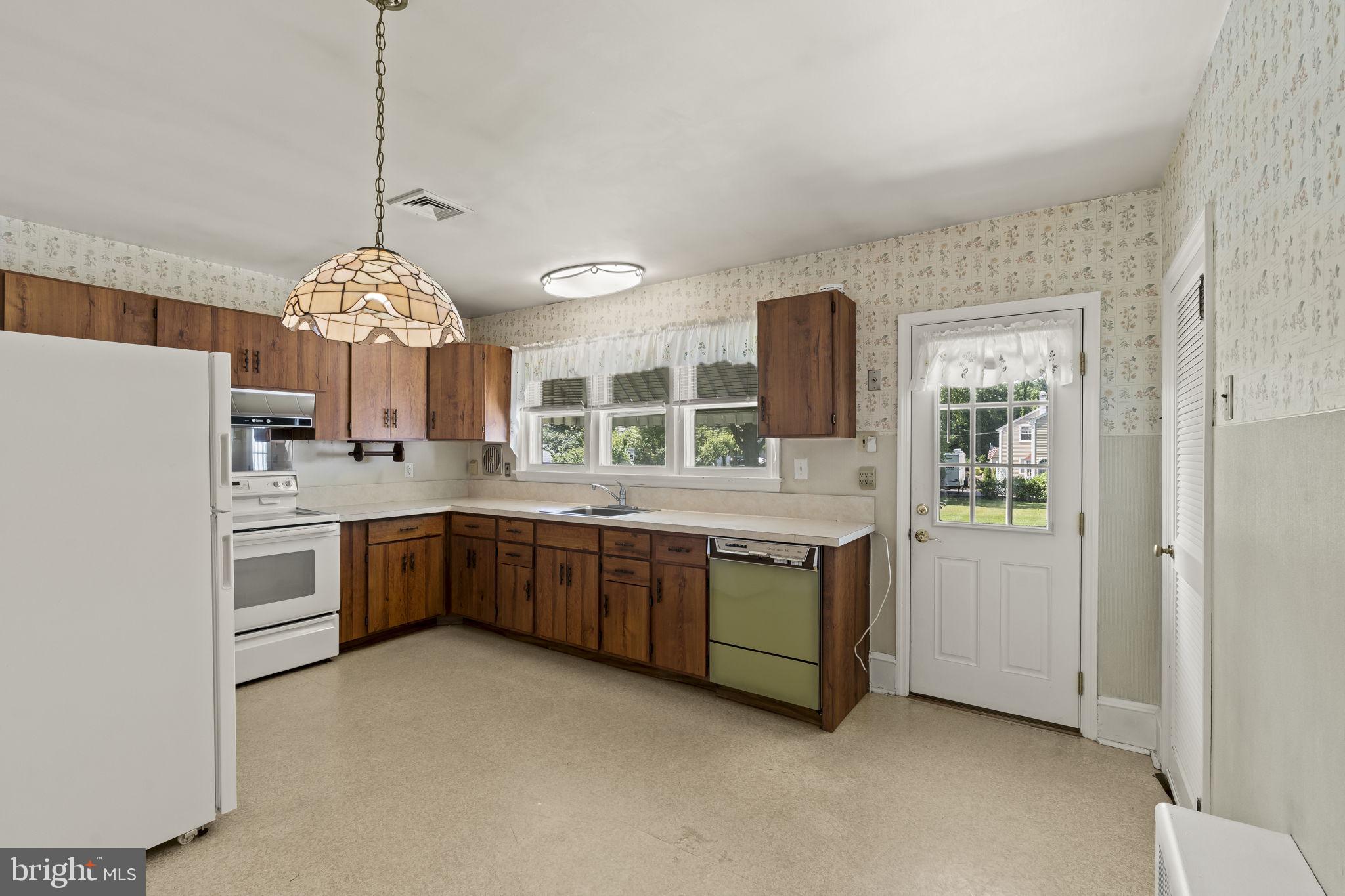 17 Mt Laurel Road Mount Laurel, NJ 08054 - Photo 15 of 29