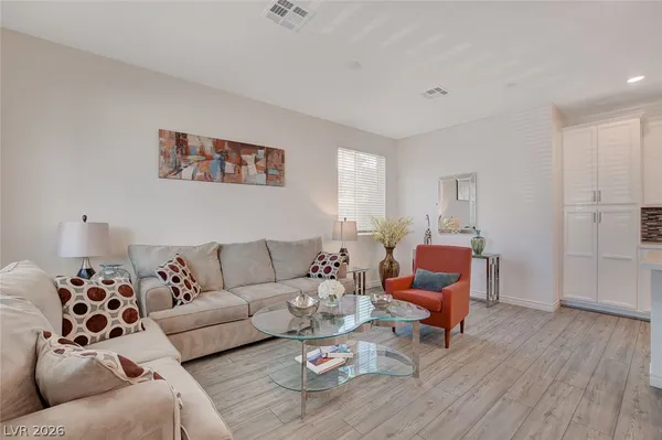 $1,999 | 7320 North Decatur Boulevard, Unit 5, North Las Vegas, NV 89084