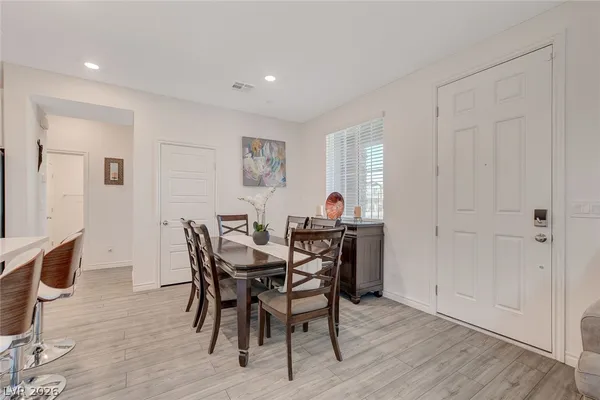 $1,999 | 7320 North Decatur Boulevard, Unit 5, North Las Vegas, NV 89084