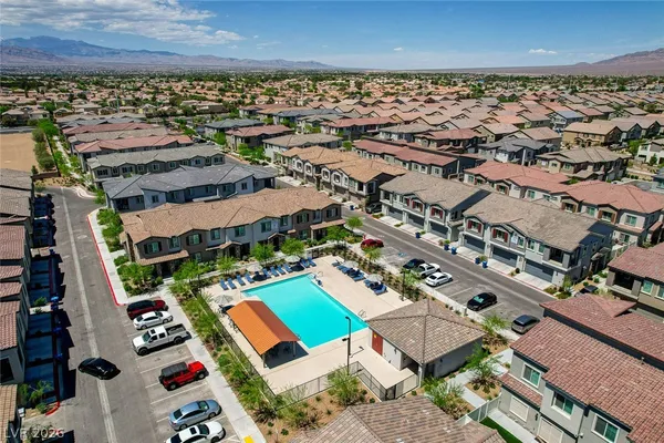$1,999 | 7320 North Decatur Boulevard, Unit 5, North Las Vegas, NV 89084