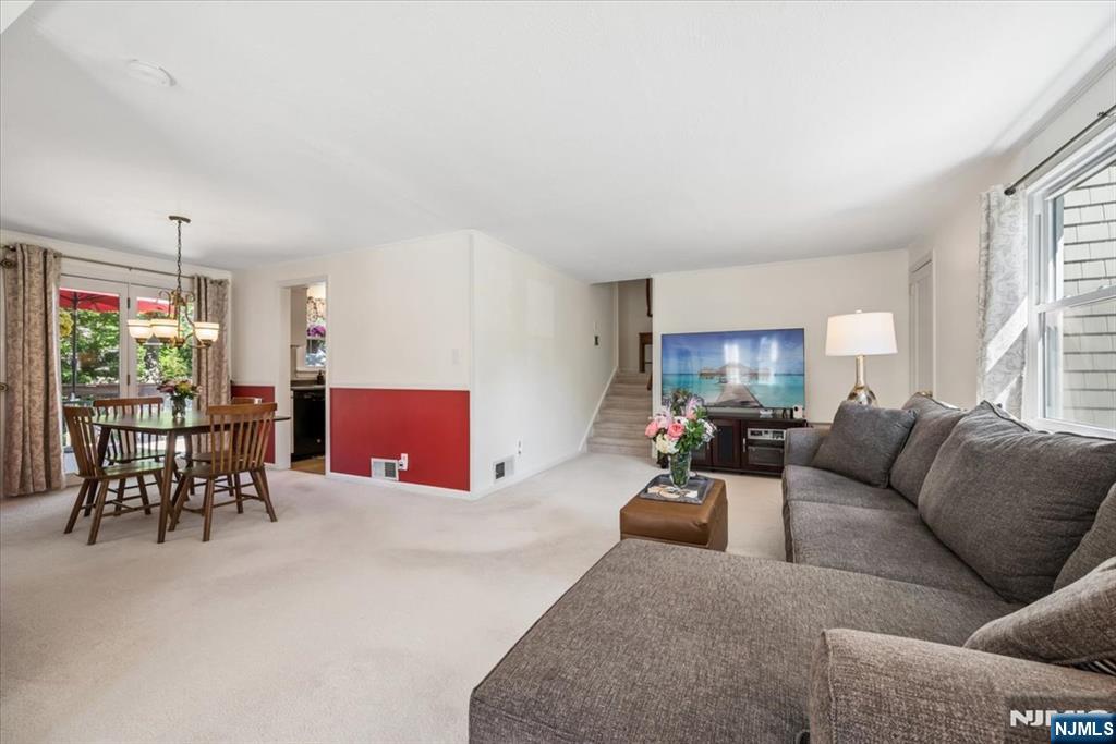 40 Elmwood Road Florham Park, NJ 07932 - Photo 5 of 35